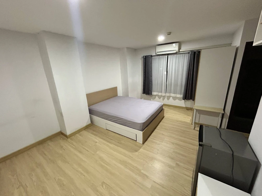 For sale: The Diamond Nawakon-Talat Thai, Studio room, clean, airy, very comfortable, comes with furniture, this price is a must hurry.