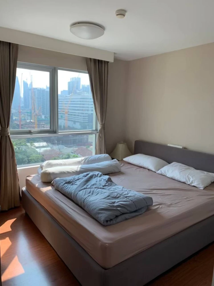 For sale: Belle Grand Rama 9, ready-to-move-in unit with full furniture. Spacious and comfortable. Book now!