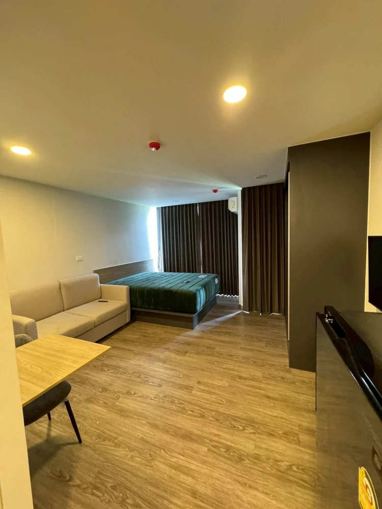For sale: Flexi Sathorn - Charoen Nakhon condo. Auspicious unit number and floor number (calculated carefully). Fully furnished with all appliances. D