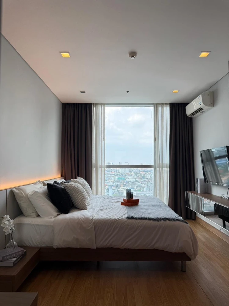 For sale: Le Luk Condo, beautiful room, city view with complete facilities. Book now before it's gone!