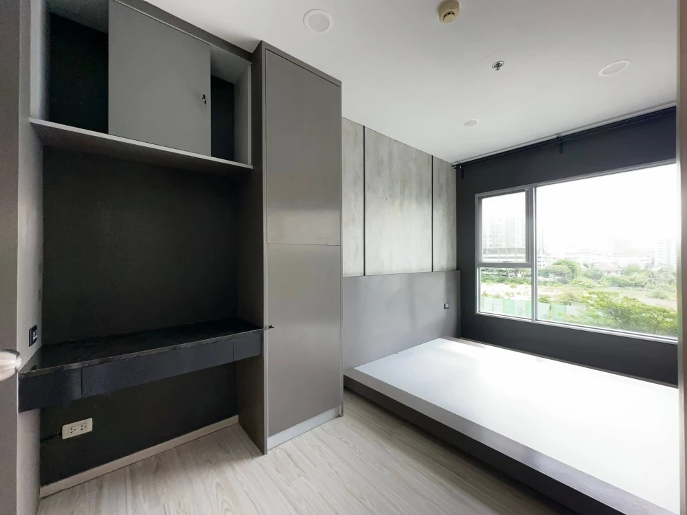 Selling Aspire Rattanathibet 2, 2 ready-to-move-in units. Spacious and comfortable. Book now!
