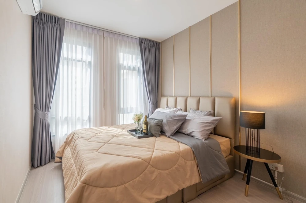 For sale: Aspire Asoke-Ratchada, 3rd floor, Building A, corner room on one side, not attached to anyone's room, garden and swimming pool view, built-i