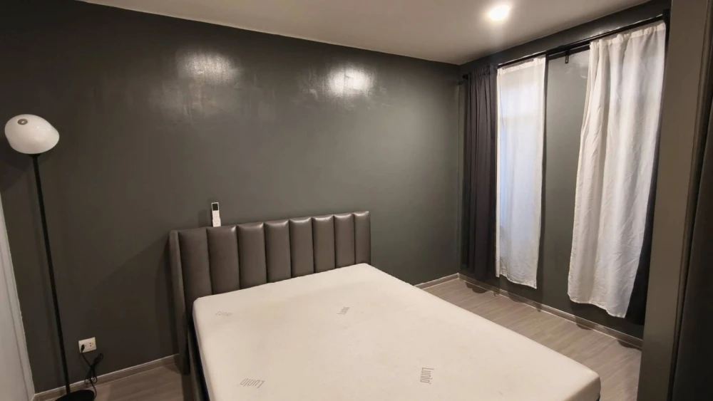 For sale: Aspire Asoke Ratchada, fully furnished unit. Just bring your own luggage and move in. Reserve now before it's too late!!!