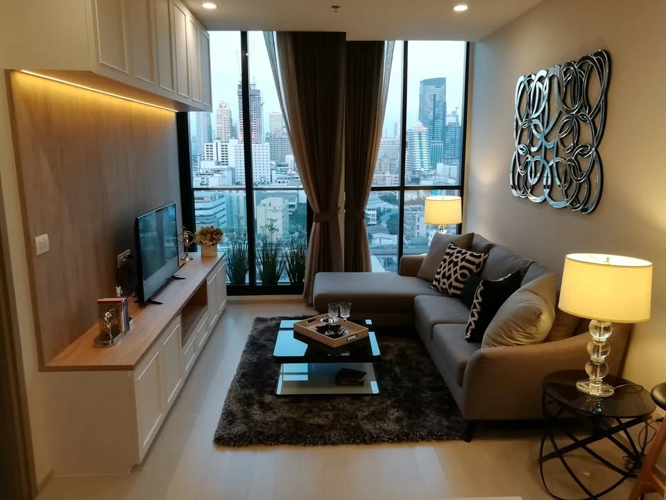 For sale: Noble Ploenchit, a very rare type of room, corner room, outstanding, good layout, different, very good value for money.