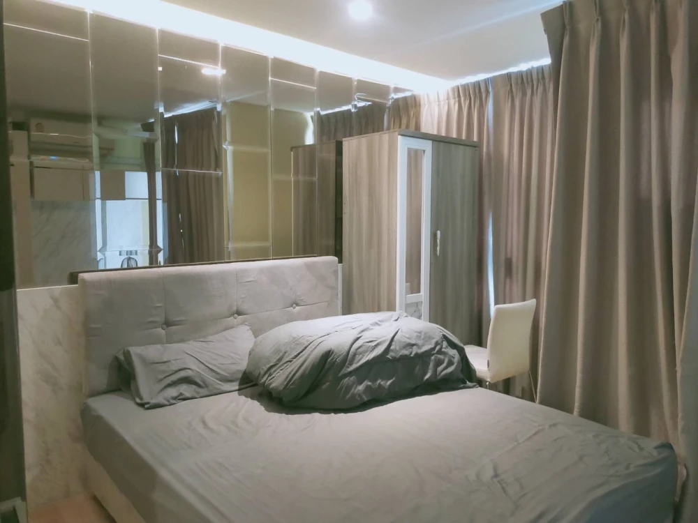 For sale: Modern Condo Bang Phlat - Charan 79, Building C, 8th floor, corner unit, fully furnished. Interested? Reserve now!
