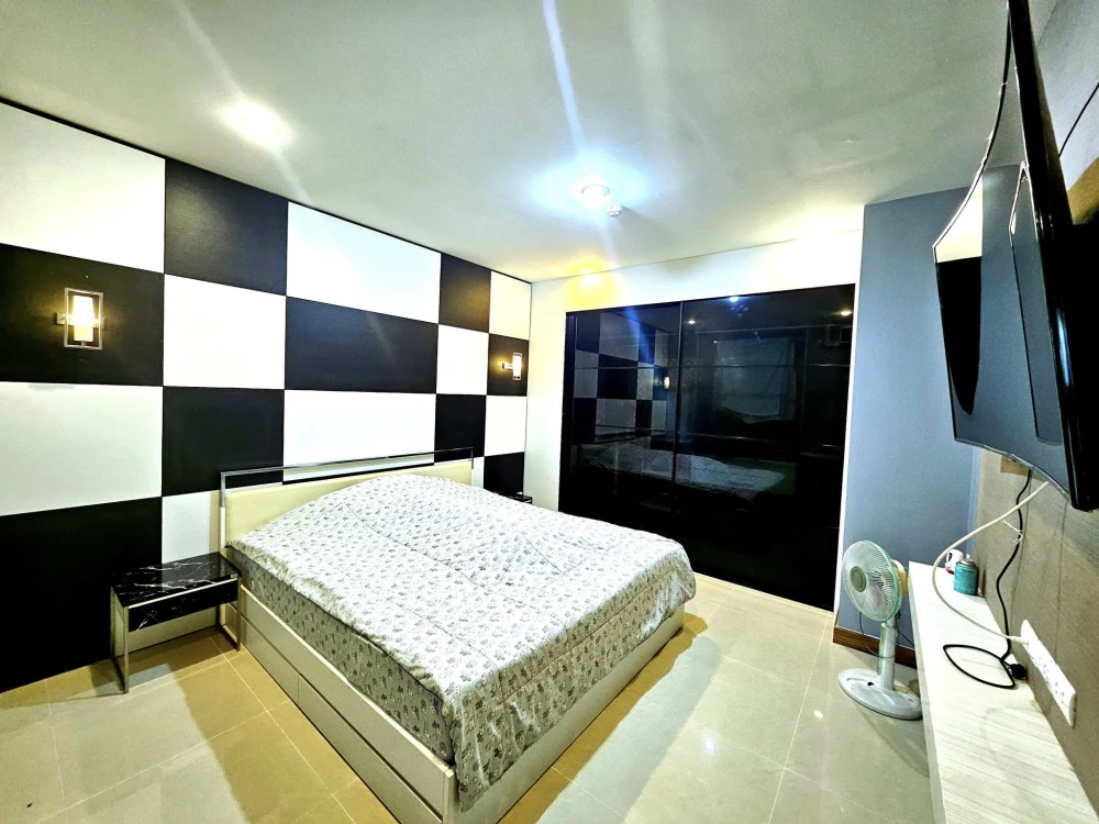 For sale, for rent, Klangkrung Resort, Ratchada 7, ready to move in, full facilities, if you don't reserve, you'll regret it.