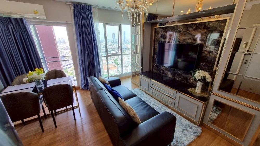 For sale, for rent, Lumpini Place condominium, Ratchada-Sathu, large room, comfortable, built-in furniture, complete electrical appliances, book now