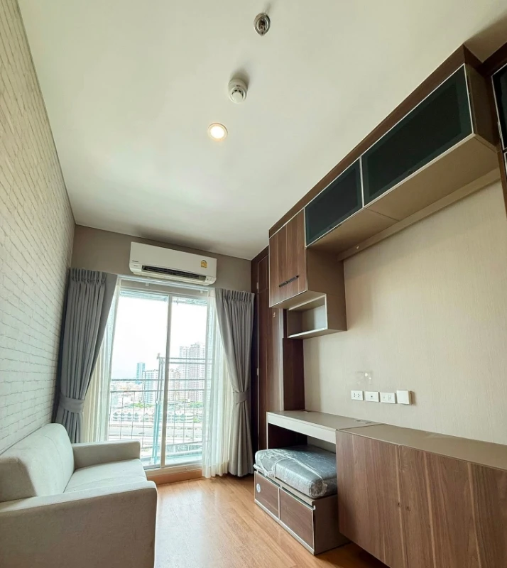 For sale, for rent, Lumpini Place Condo, Ratchada-Sathu, ready to move in, fully built-in throughout the room, lots of storage cabinets, ready to move