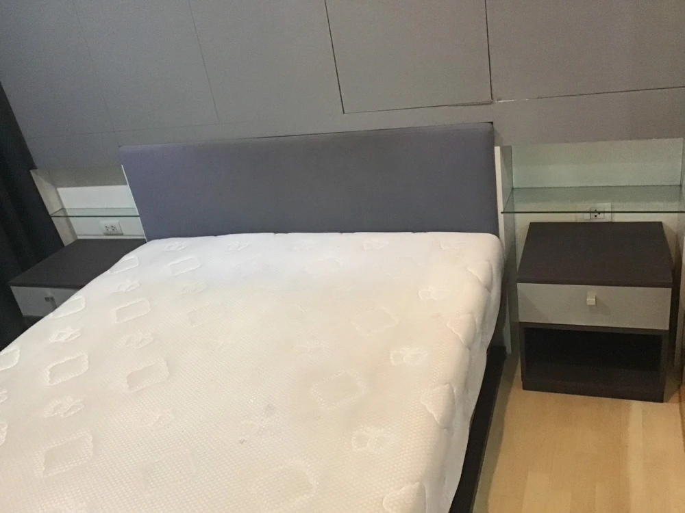 For Sale/Rent!! The Leaf Pattanakarn Condo, 5th Floor, Beautiful unit, Fully Furnished, Ready to Move In! Reserve Now!!