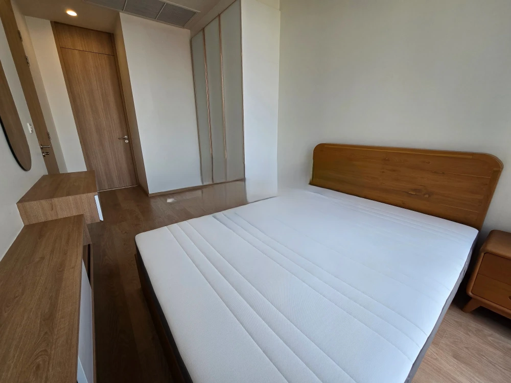 For Sale/Rent!! Condo Noble B19, Building A, corner unit, city view, fully furnished, ready to move in! Don't miss out!!