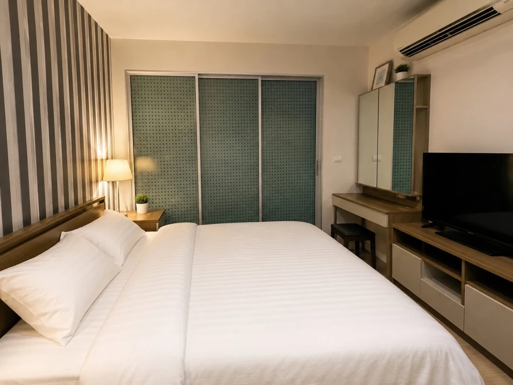 For sale or rent: Condo in the heart of the city, near BTS Chong Nonsi, at Rhythm Sathorn-Narathiwat. Spacious and comfortable rooms. Book now!