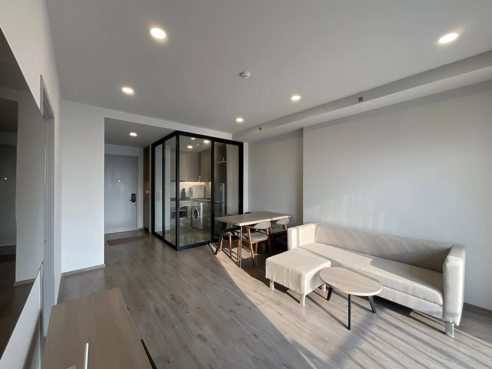 For sale, for rent, Chapter One Flow Bangpo condo, ready to move in, lots of usable space, great price, reserve now!