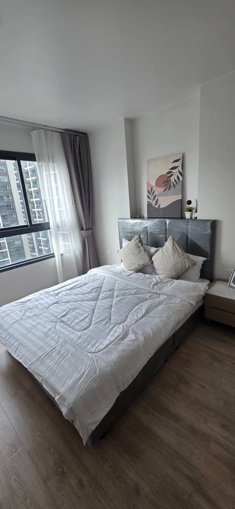 For sale or rent: IDEO Rama 9 - Asoke condo. Nice unit, high floor, city view. Convenient and fully furnished. Don't miss out!