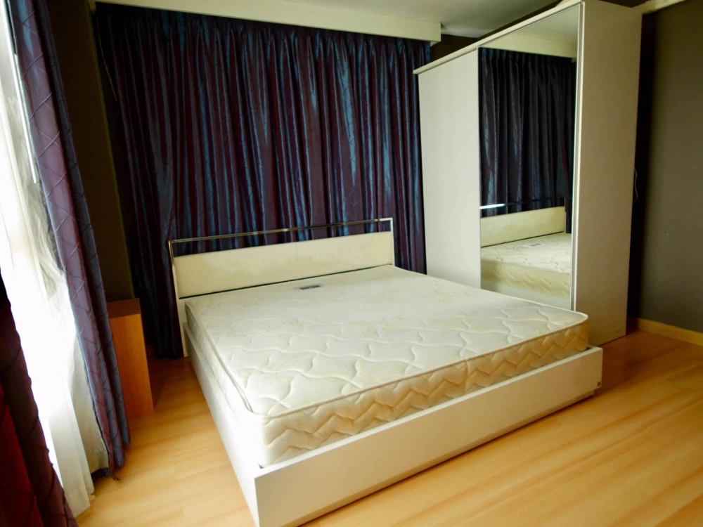 Condo for sale or rent: Life @ BTS Tha Phra. Ready to move in. Plenty of usable space. Reserve today. Don't miss out!