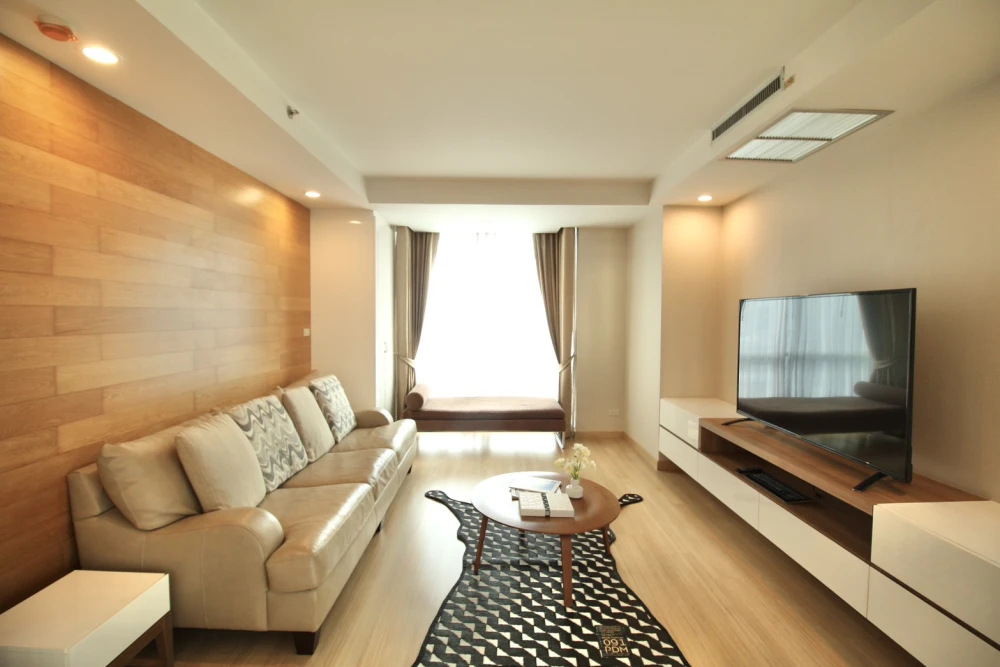 For sale, for rent, Condo The Rajdamri, 21st floor, corner room, private, complete in one place, hurry and reserve now.