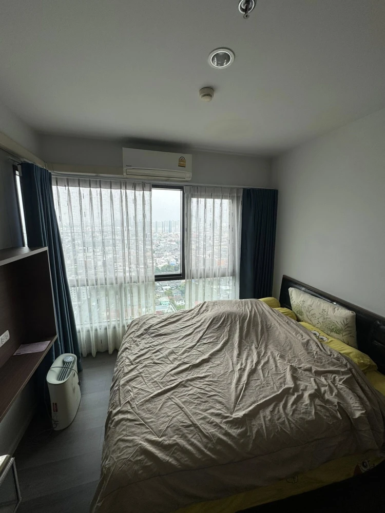 For sale or rent: The Stage Taopoon Interchange condo. Nice unit on the 31st floor with great views. Book yours today!