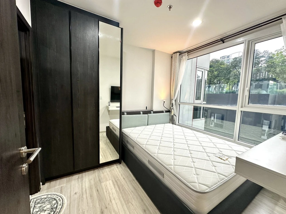 For sale or rent: XT Huai Khwang Condo, ready to move in, fully furnished, amazing price! Book now, don't miss out!