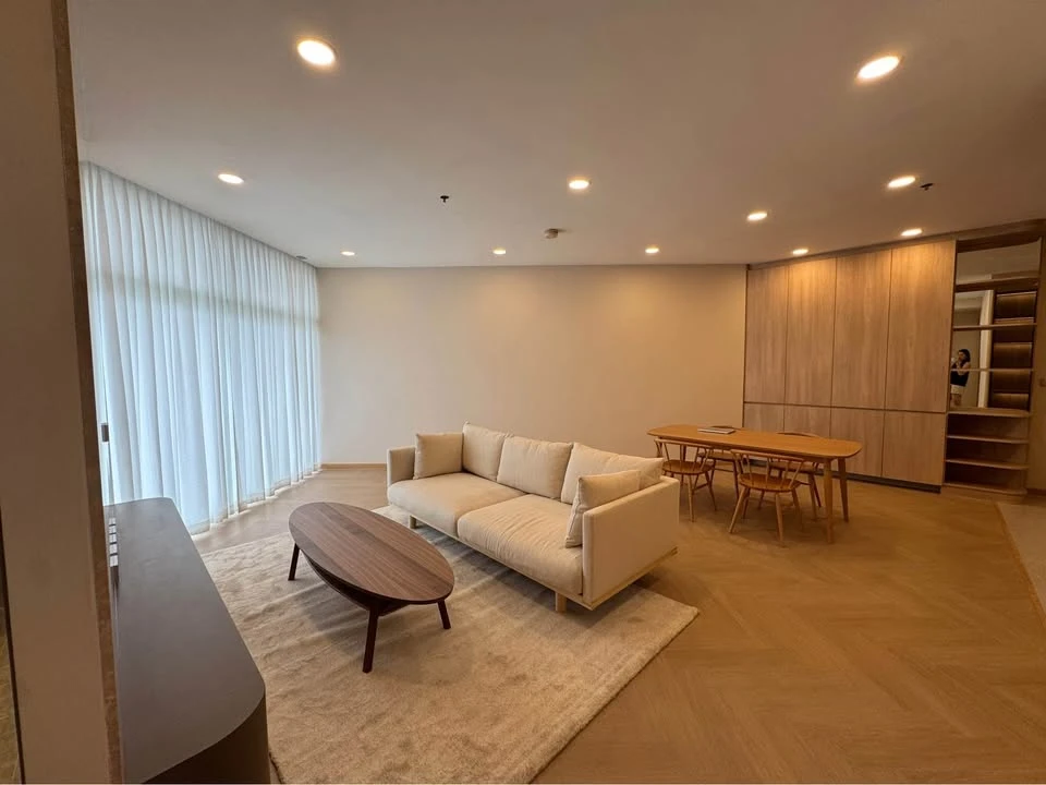 For Sale/Rent: Chatrium Riverside Residence, 2 spacious bedrooms, beautifully decorated and bright with quality furniture. Reserve now!