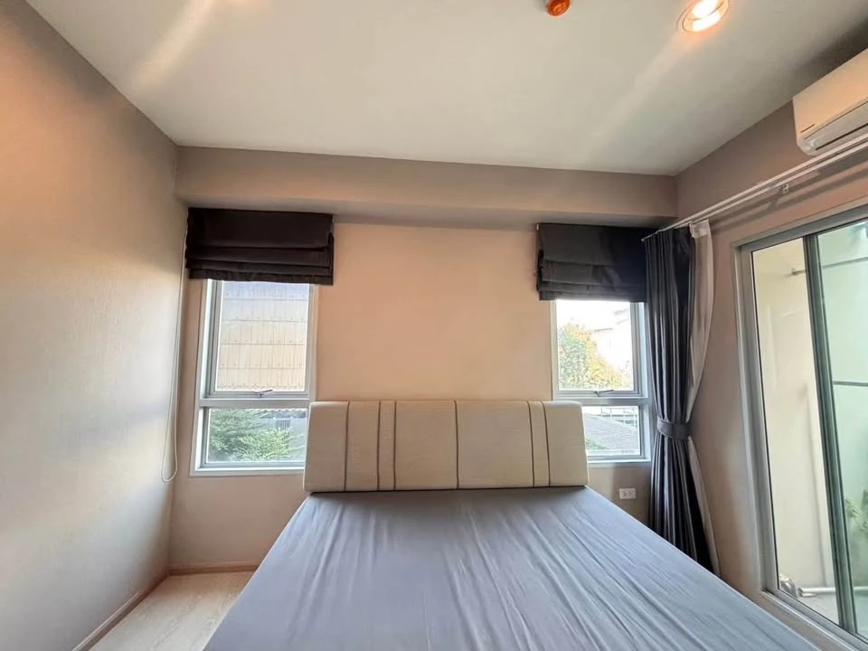 For sale or rent: Niche Mono Sukhumvit-Puchao. Spacious and comfortable room with full furniture. Don't miss it!