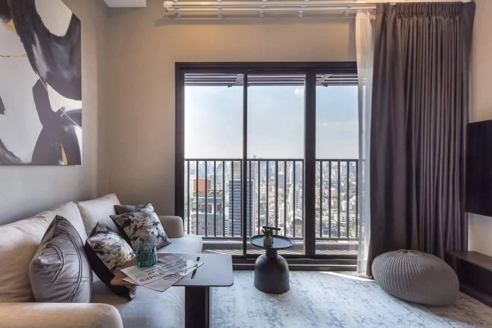 For sale or rent: Park Origin Thonglor, very large unit on the top floor, fully furnished with high-quality furnishings. Don't miss this opportunity!