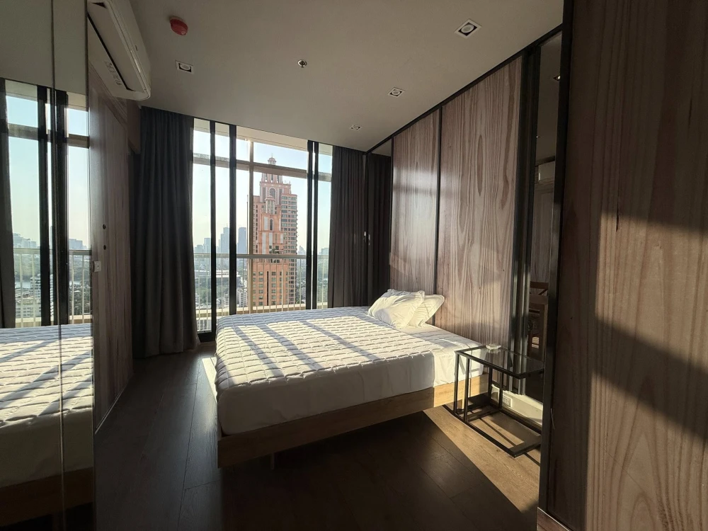For sale or rent: Park 24 Origin Phrom Phong, combined unit, 23rd floor. The unit has a bathtub and a washer/dryer. Don't miss out!