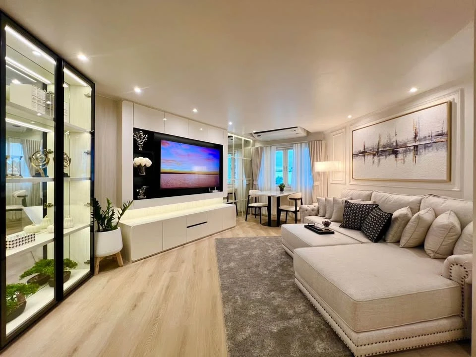 For sale or rent: Fortune Condo Town, city view, 2 bedrooms, 2 bathrooms, fully furnished, fully decorated + appliances as shown in the picture.