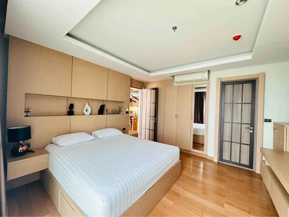 For sale, for rent, Marina Bayfront Sriracha, sea view, corner room, luxuriously decorated, ready to move in immediately