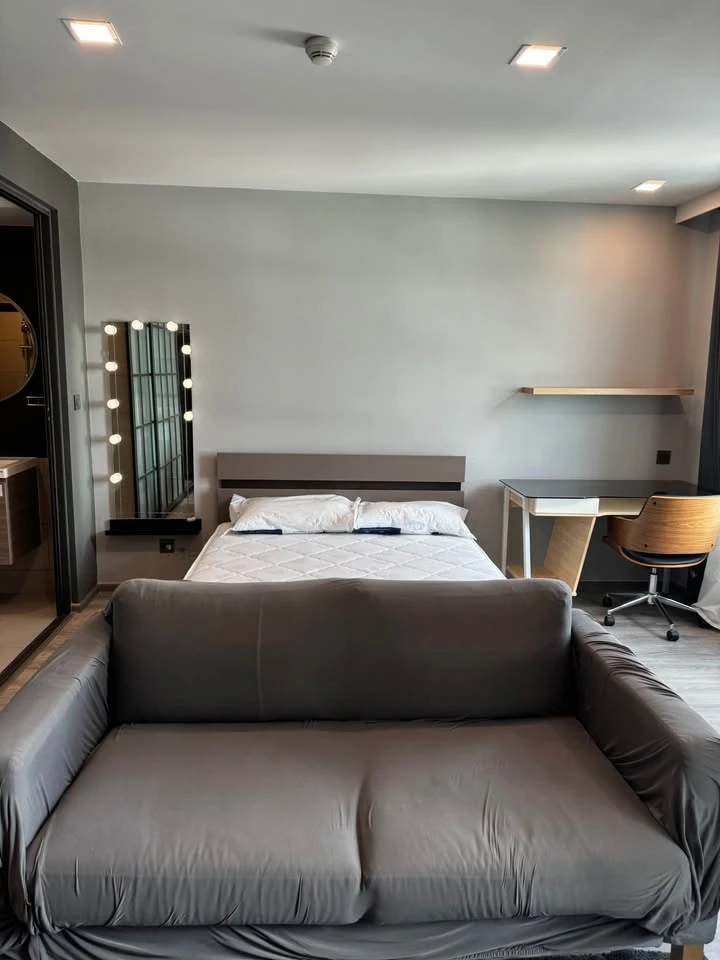 For rent/sale: Maestro Ratchada 19, a nice room with complete facilities. You'll regret it if you miss it.