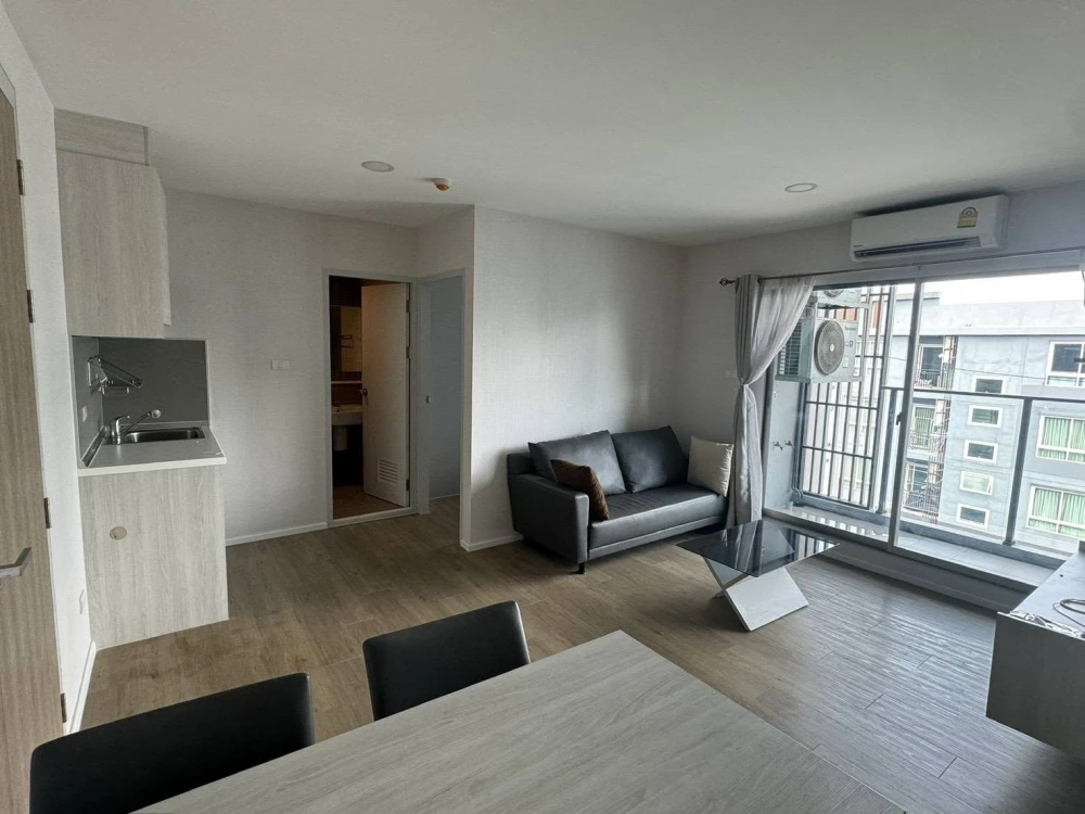 For sale or rent: Ril Condo Rangsit, the largest unit in the project and located on the top floor (8th floor). Book now!