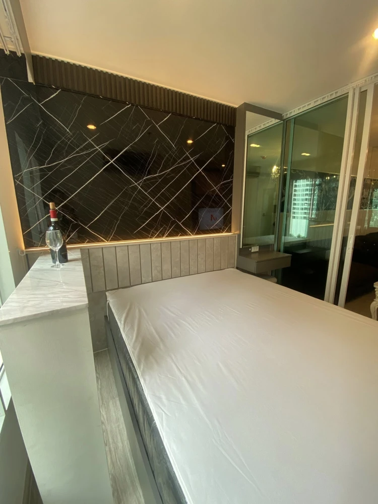 For sale or rent: Regent Home Bangna. Beautifully decorated room, well-built, great price. You definitely can't miss this!