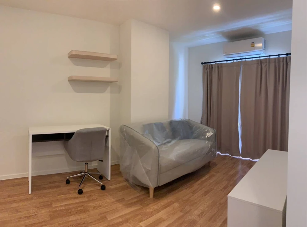 For sale, for rent, Lumpini Ville Phra Nang Klao-Riverview, corner room, near fire escape, comes with complete furniture, hurry and book now.