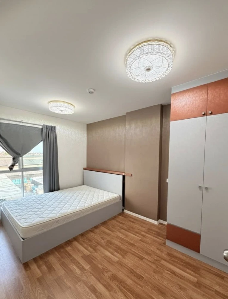 For sale or rent: Lumpini Ville Sukhumvit 101/1-Punnawithi. Separate bedroom and living room areas. Fully furnished and ready to move in.