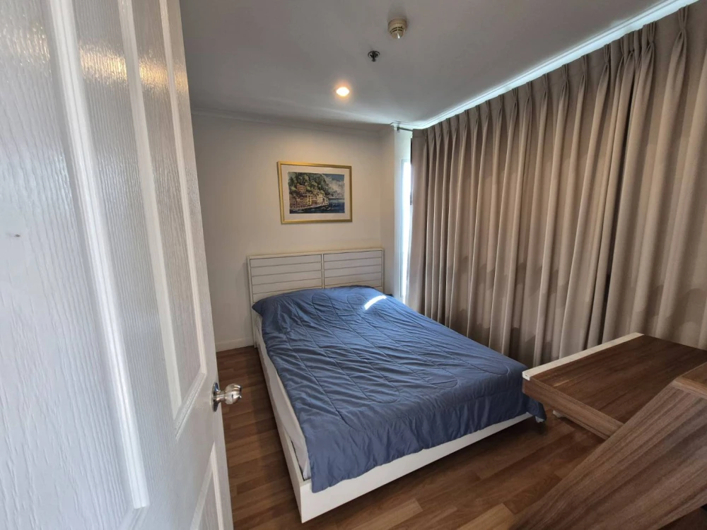 For sale, for rent, Lumpini Place Rama 4 - Kluai Nam Thai, corner room, beautiful view, fully furnished. Hurry and hurry.