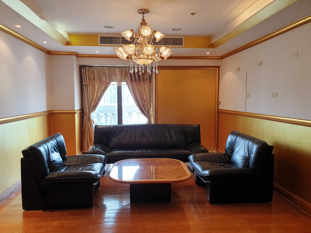 For sale, for rent!! State Tower Condominium, 30th floor, beautiful room, ready to move in, convenient transportation, don't miss it!!