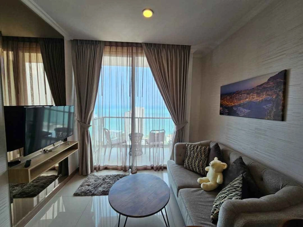 For sale, for rent, The Riviera Wongamat Beach (North Pattaya), a model room, well decorated, very beautiful sea view, high floor, interested in booki
