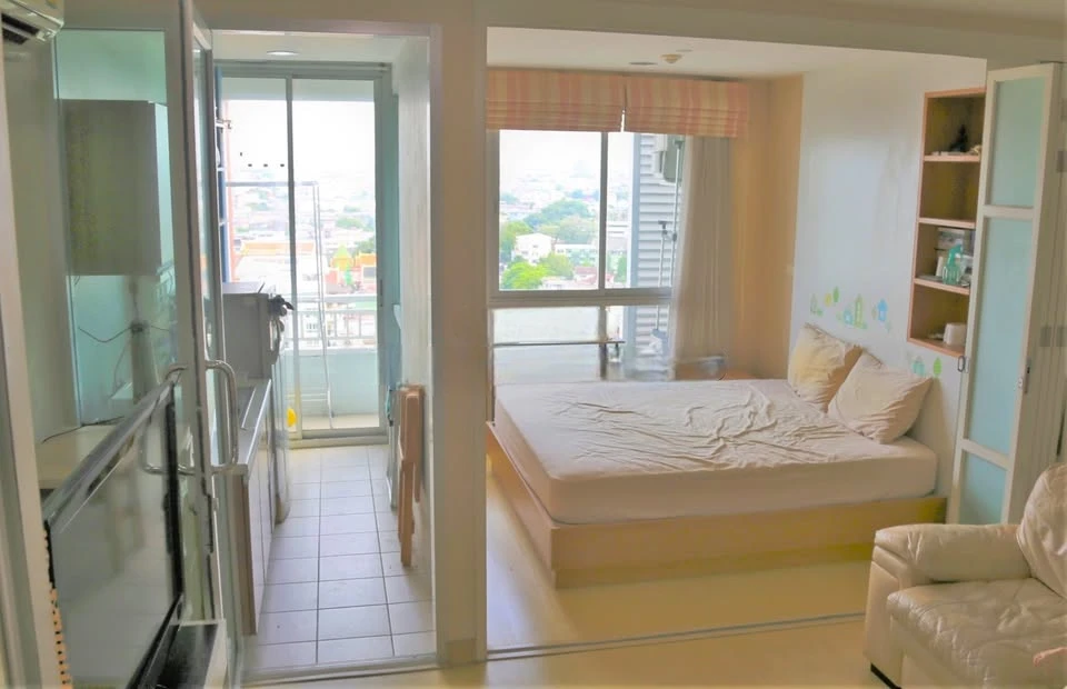 For sale, for rent, The Station Sathorn-Bang Rak, Building 2, 16th floor, best city view, panoramic view, quiet, no mosquitoes, hurry up and grab it.
