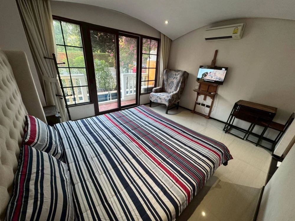 For sale or rent: Venetian Signature Condo Resort Pattaya, Building Zone C, Studio room, quiet corner room, relaxing atmosphere, hurry and reserve now