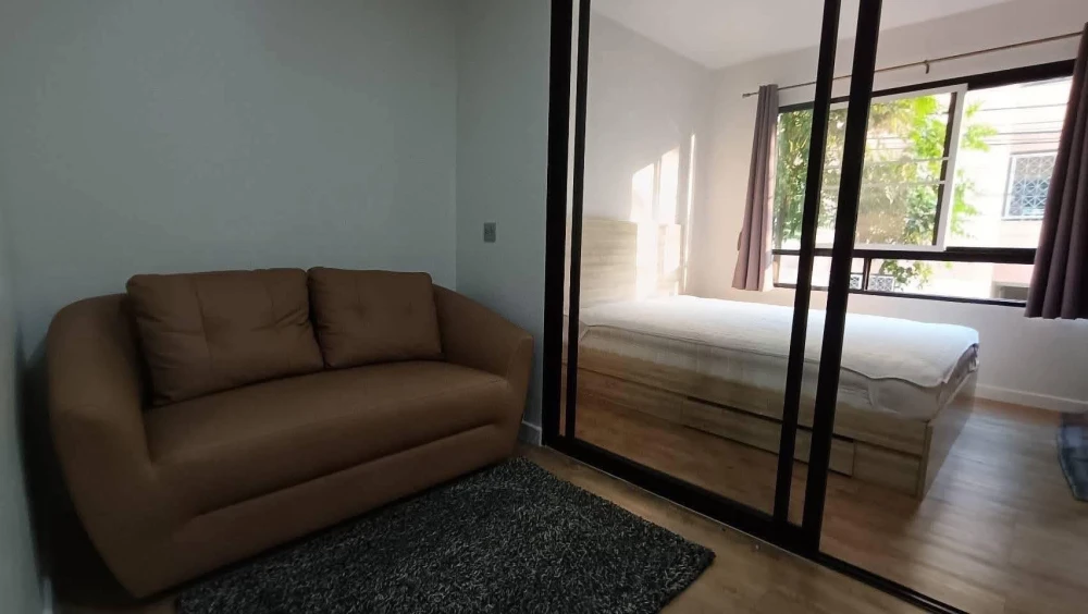 For sale or rent: H2 Ramintra 21, 2nd floor, same floor as the swimming pool, complete with electrical appliances. Don't miss out!