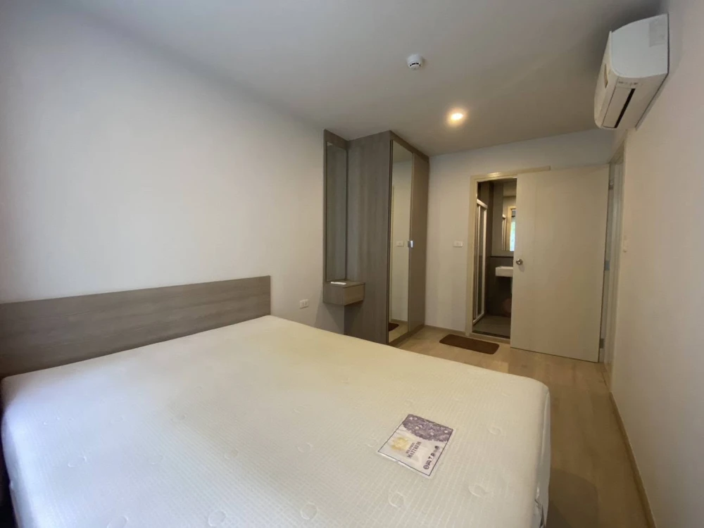 For sale or rent: Elio Del Mall Phahonyothin 34. Features two digital door locks (front and back), garden and swimming pool access. Move in now, don't