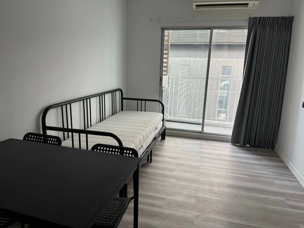 For sale or rent: A Space Asoke-Ratchada, empty room ready to be decorated, 9th floor, this corner is a very peaceful corner, you can't miss it.