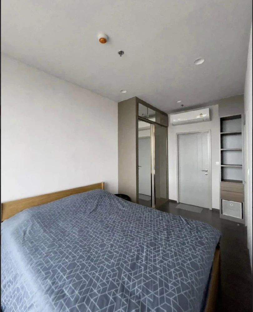 For sale or rent: Oka House, 18th floor, usable area 35 sq m., fully furnished. If you don't reserve, you'll really miss out.