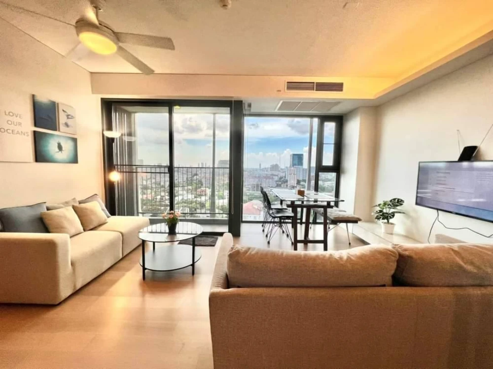For sale or rent: Siamese Ratchakru. Excellent condition, clean, open and airy view, very wide panorama, quiet, little dust. Interested? Reserve now!