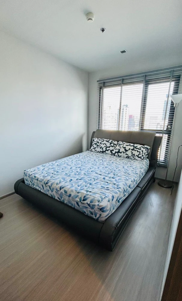 For sale or rent: Life Asoke-Rama 9, 27th floor, Building A, corner unit, fully furnished. You definitely need to reserve this!