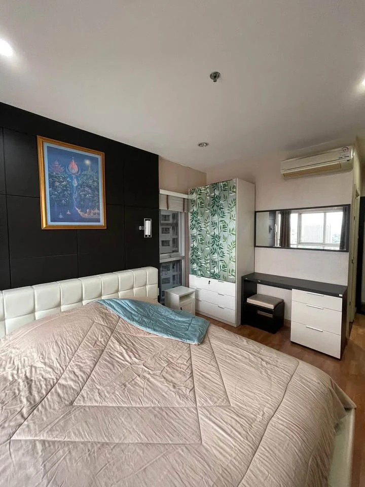 For sale or rent: Ivy River Rat Burana, corner room with openable windows, nice view, next to the Chao Phraya River, cool and breezy weather, very wor