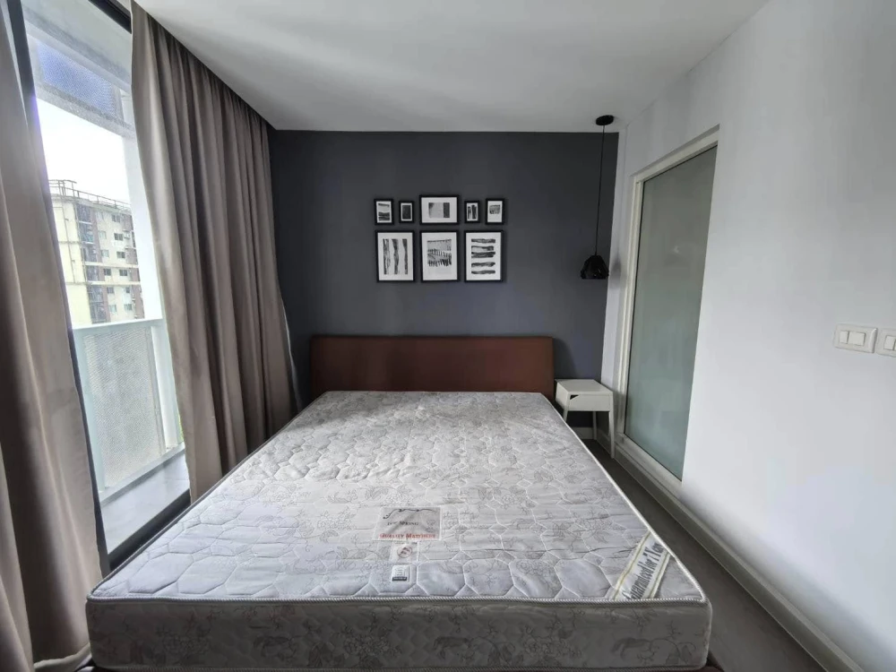 For sale or rent: A Space ID Asoke-Ratchada. Beautiful room condition, fully furnished, ready to move in.