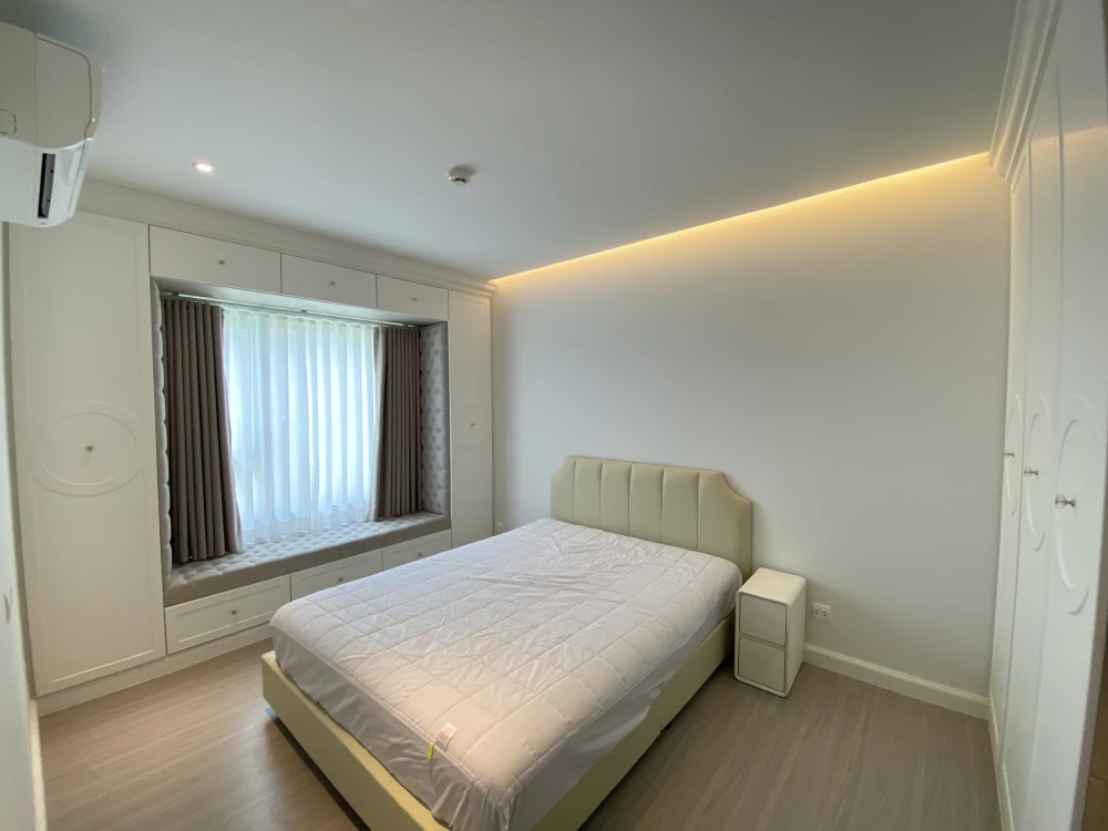 For sale, for rent Aspire Sukhumvit-Onnut 2 bedrooms, 1 bathroom, swimming pool view, cool room, not hot, if you don't book, you'll really miss out.