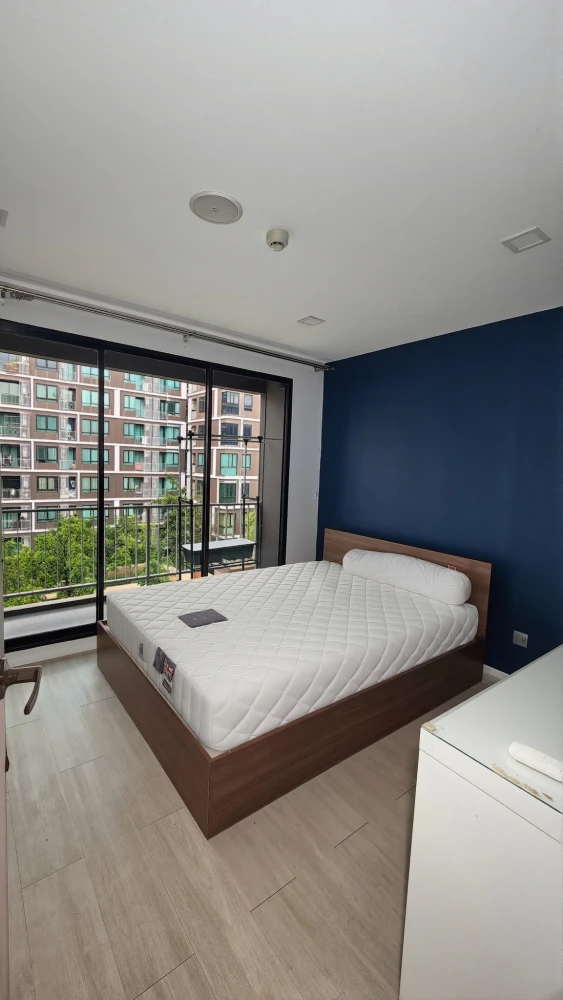 For sale or rent: Atmoz Ladprao 71, a lovely room decorated in a neutral tone, comes fully furnished. Reserve now!