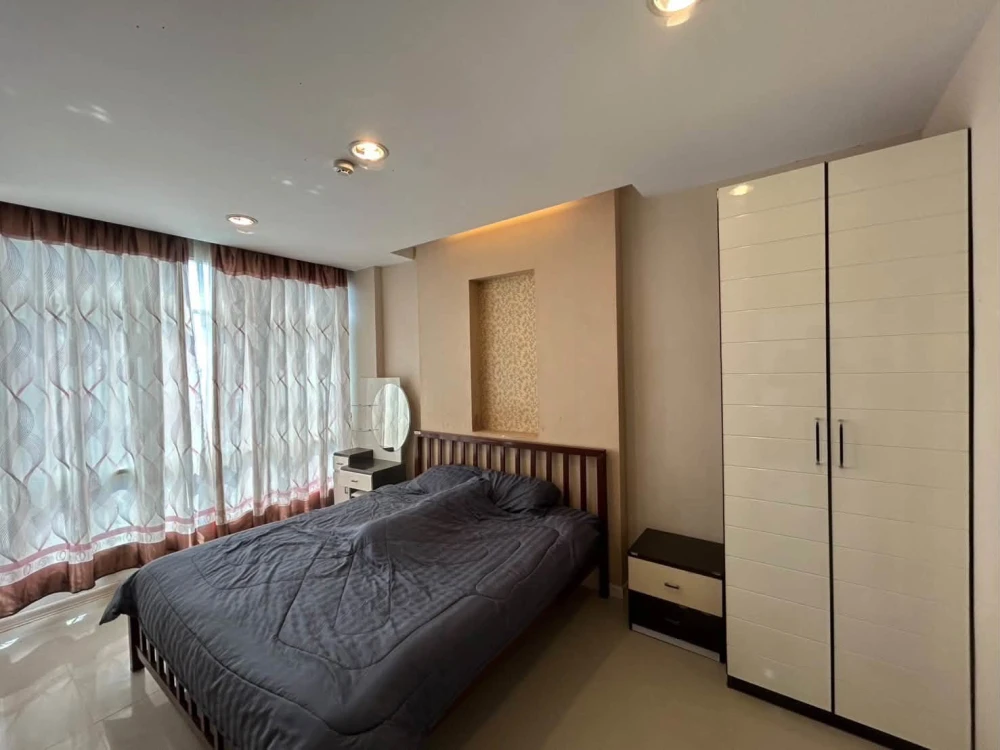 For sale or rent: CC Condominium 1, 1 bedroom, 1 bathroom, fully furnished, city view. Book now!