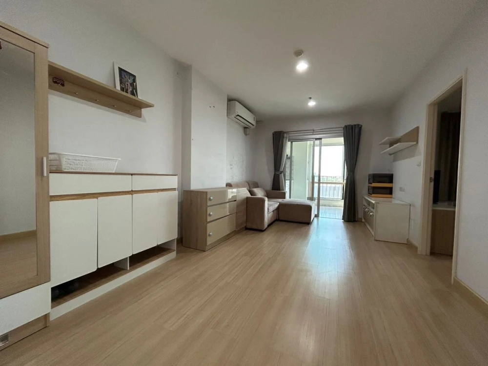 For sale, for rent Centric Scene Ratcha Vipha, 5th floor, fully furnished room, ready to move in, book now, don't miss out.