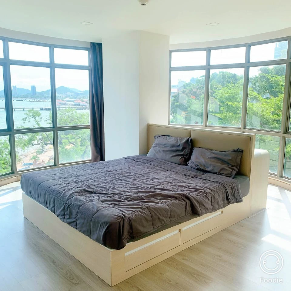 For sale, for rent Condo Sonrisa, spacious room, lots of usable space, comes with complete furniture, beautiful sea view, reserve now.
